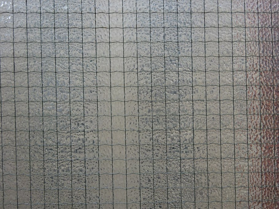 Армированное стекло в тюрьме