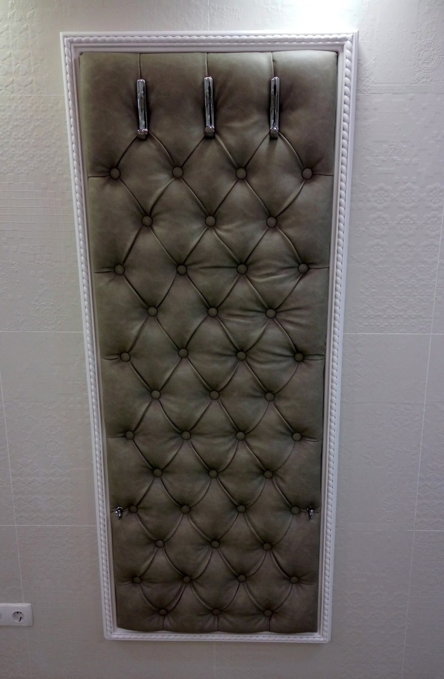 Обувница с каретной стяжкой