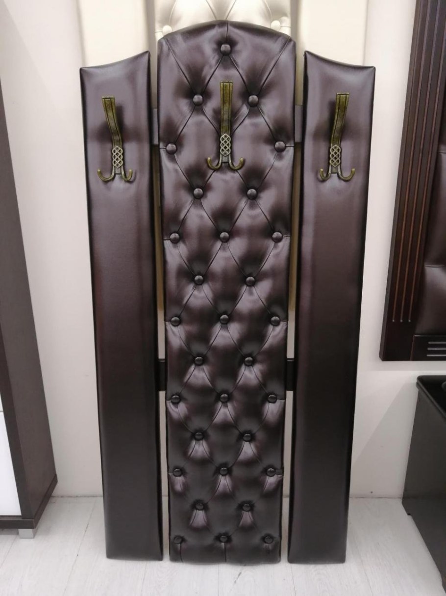 Прихожая с каретной стяжкой