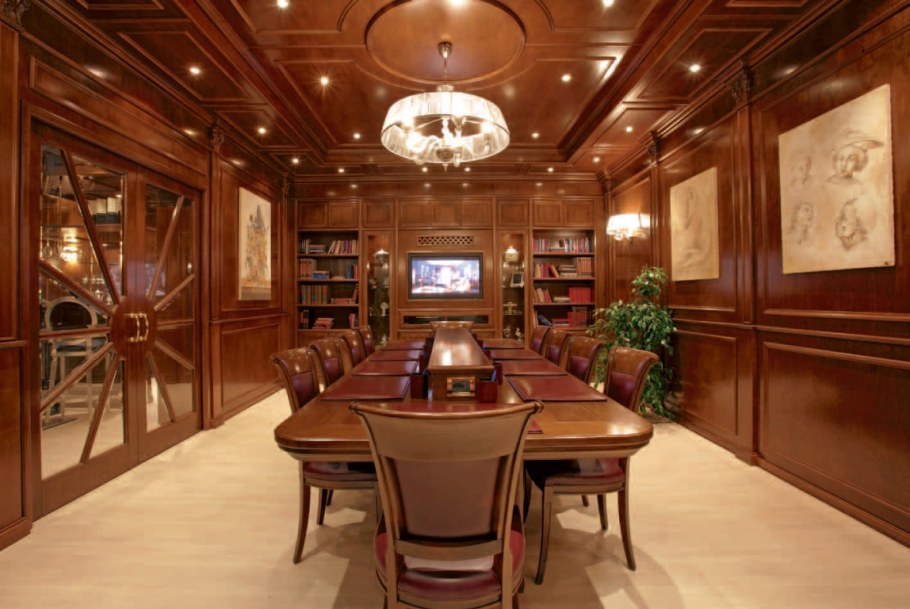 Роскошный кабинет руководителя