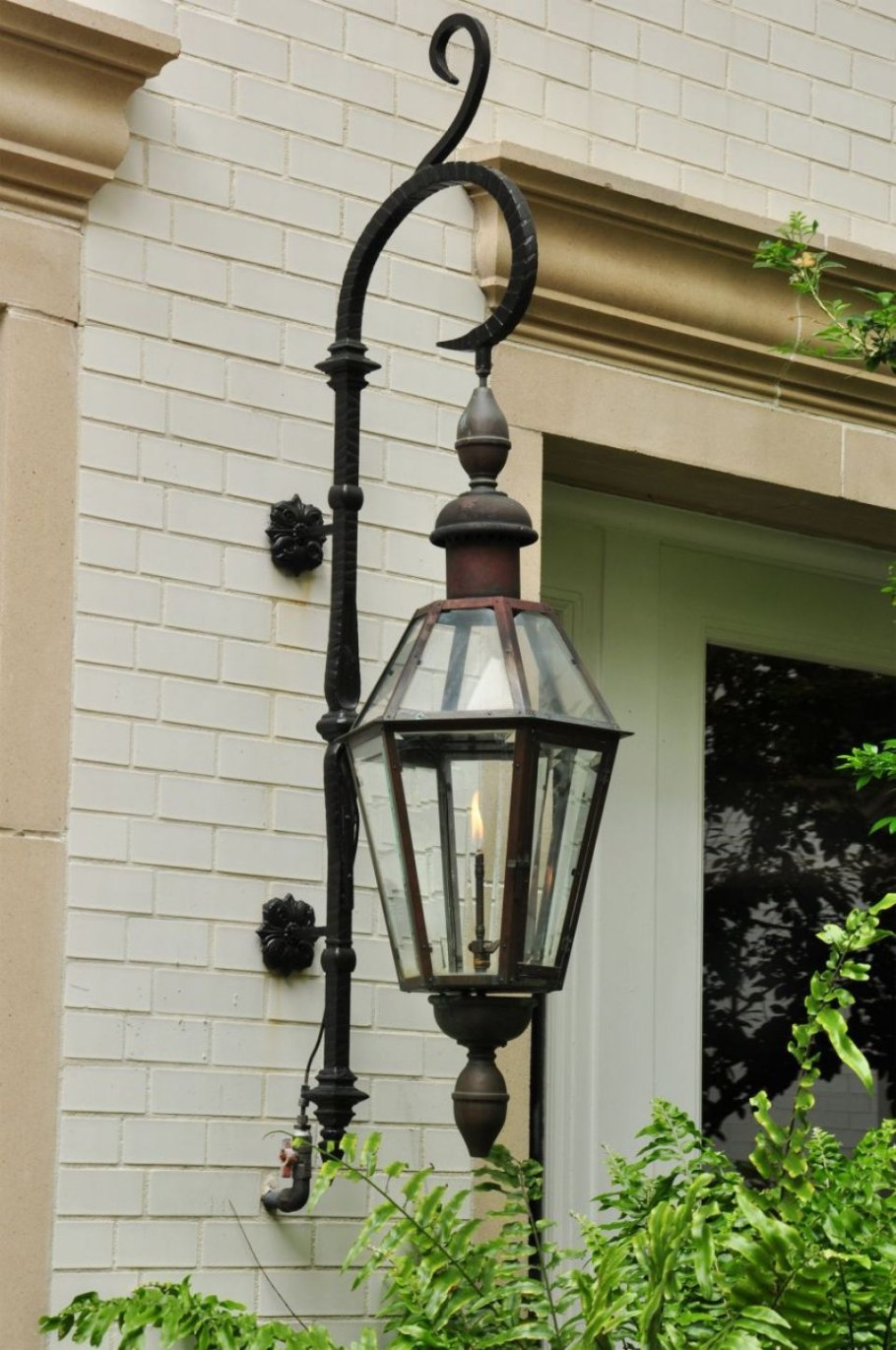 Фонарик настенный