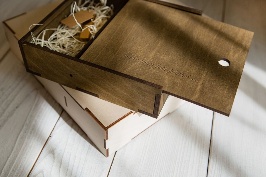 Фанерные коробки для подарков