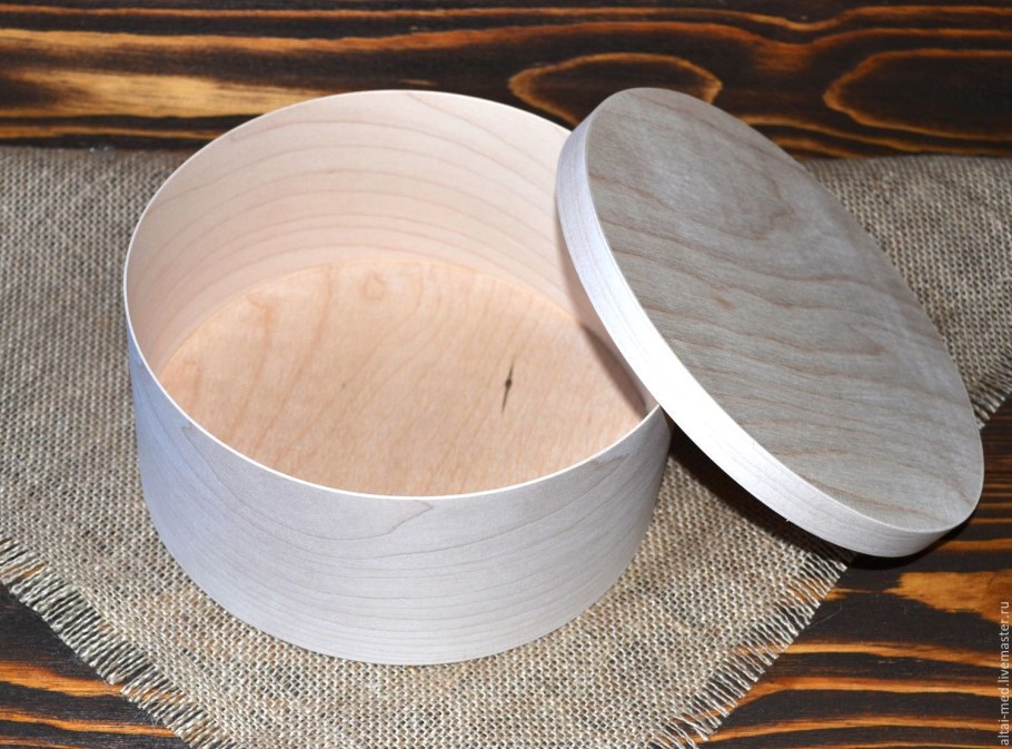 Круглые коробки из дерева
