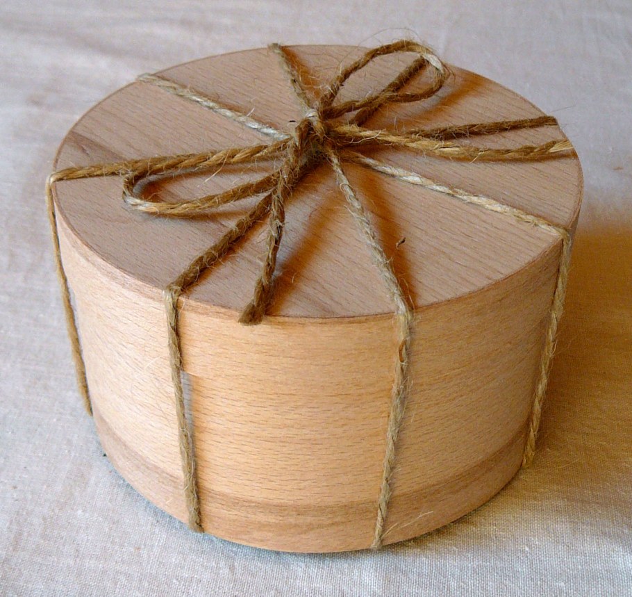 Круглые коробки из шпона
