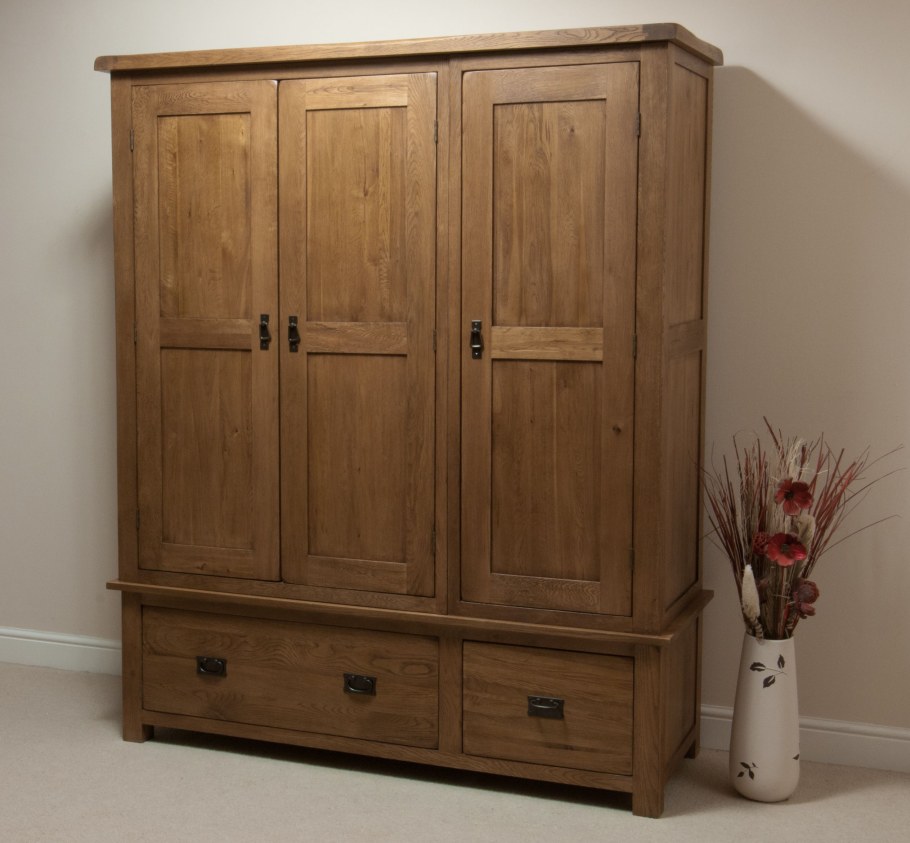 Шкаф в стиле рустик