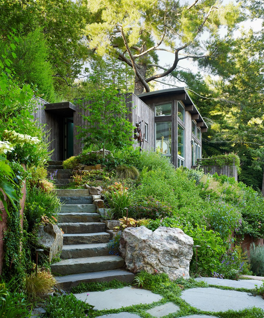 Современный дом на склоне холма Милл Вэлли