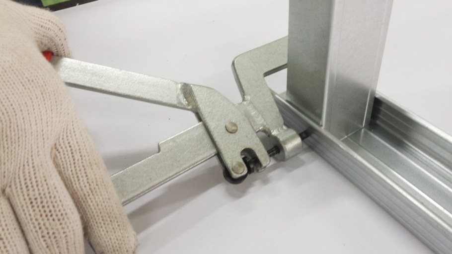 Просекатель для профиля 27х28