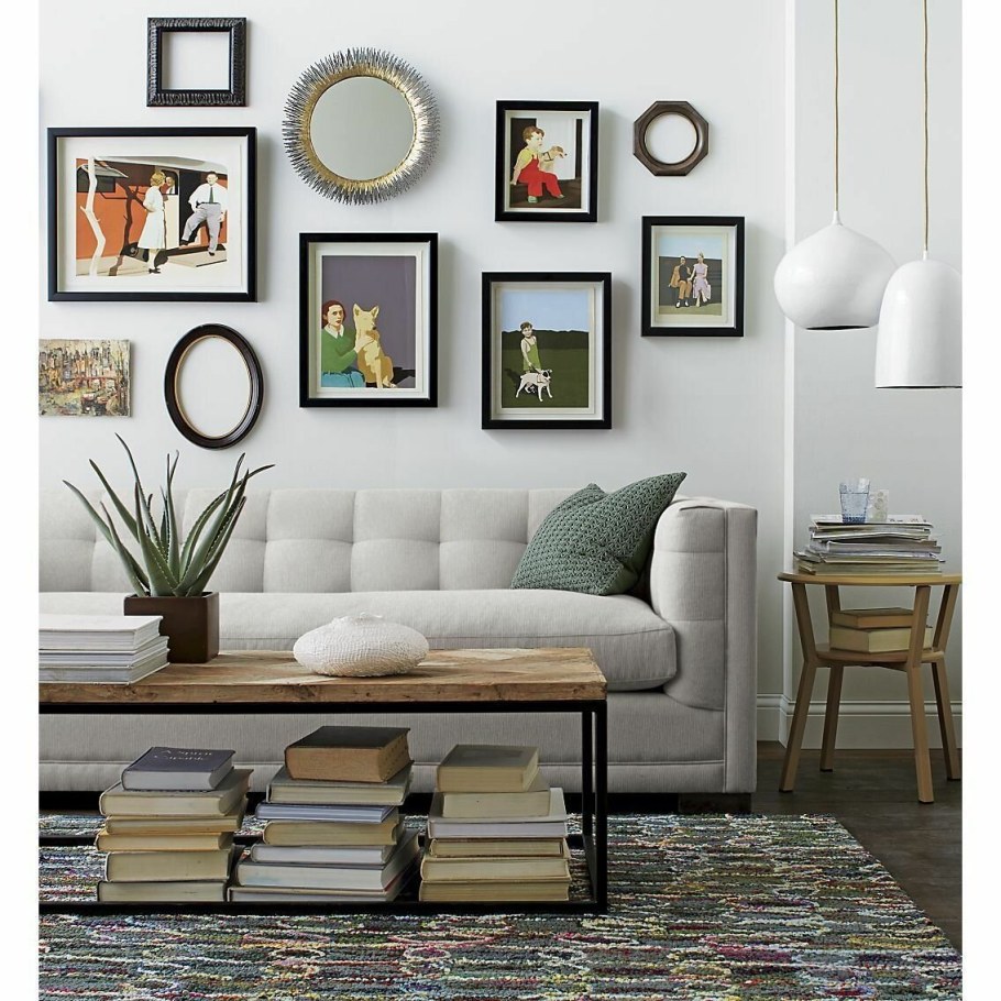 Фоторамки в интерьере гостиной