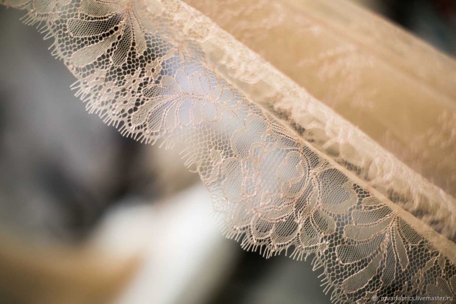 Кружево Sophie Hallette платье