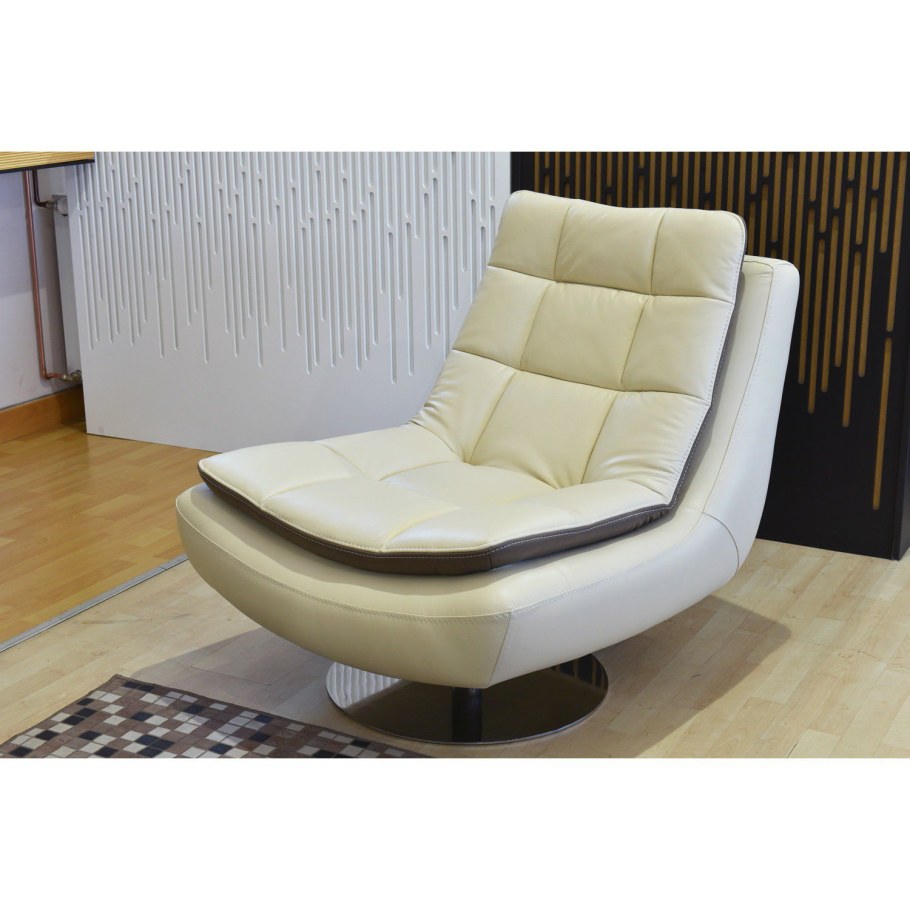 Кресло поворачивающееся для гостиной