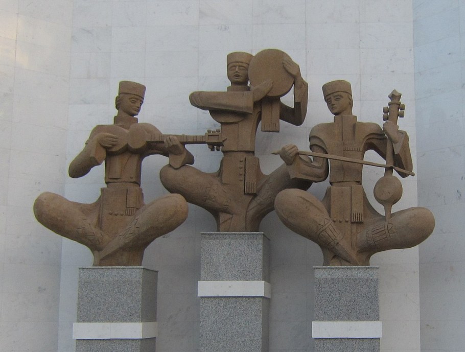 Азербайджанские памятники