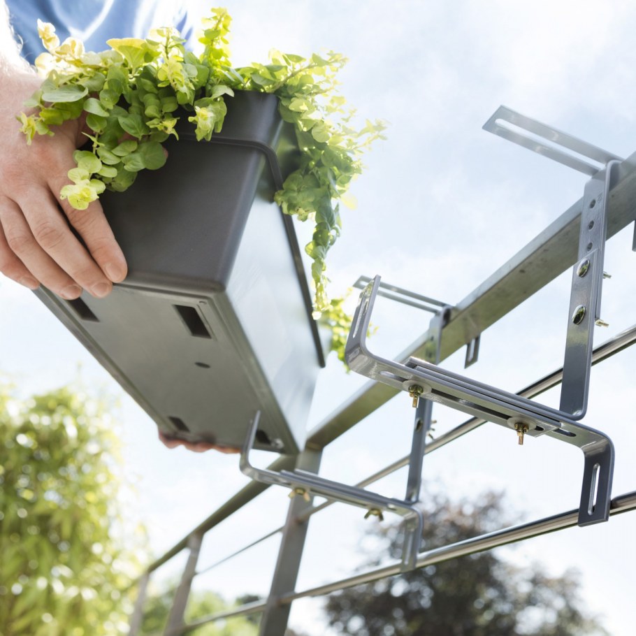 Кронштейн для кашпо на балкон