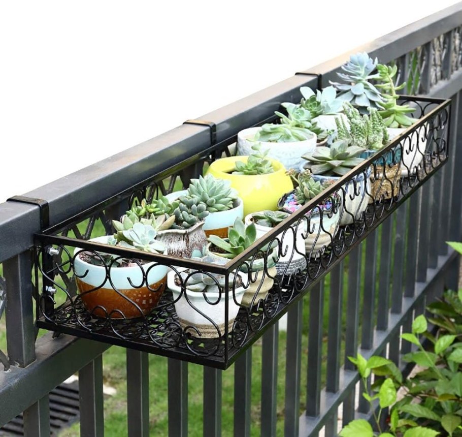 Подвесные ящики для цветов на балкон