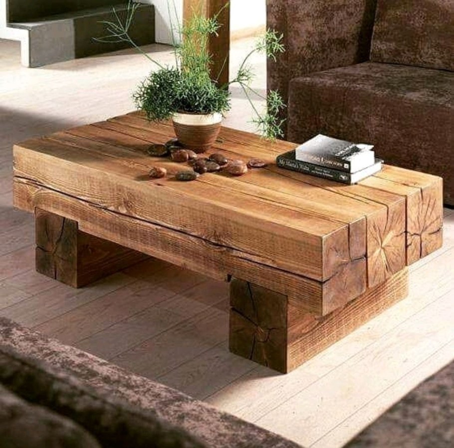Журнальный столик из дерева