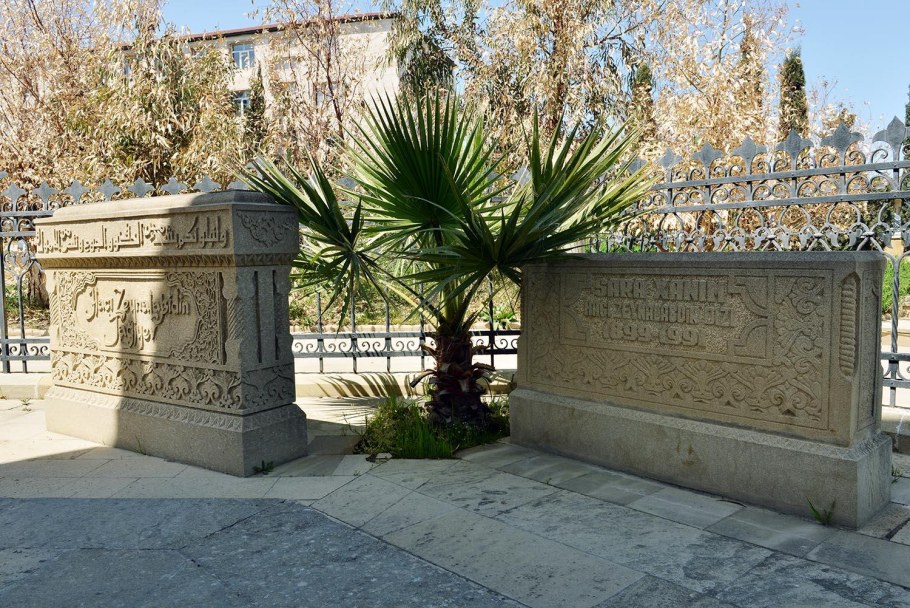 Памятник Зейнал Абдин Тагиеву