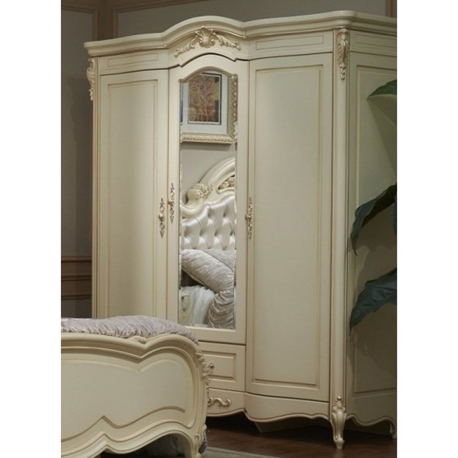 Шкаф трехдверный Милано