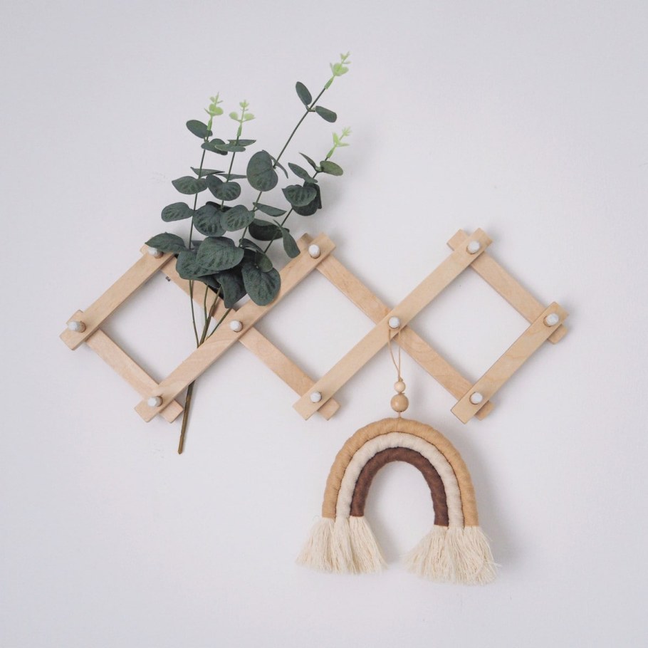 Плетеные вешалки для одежды