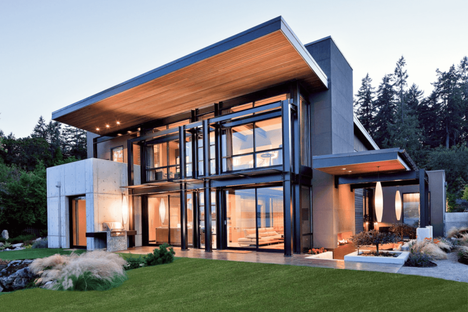 Дом в современном стиле с панорамными окнами