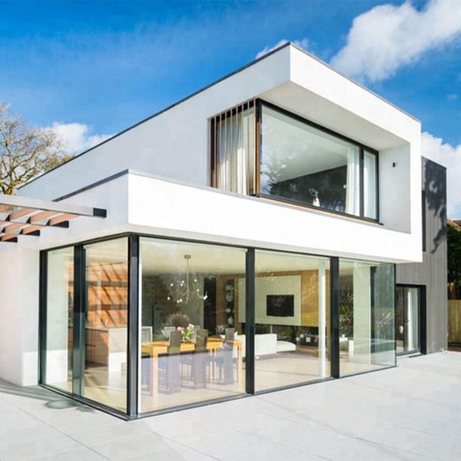 Прямоугольный дом с панорамными окнами