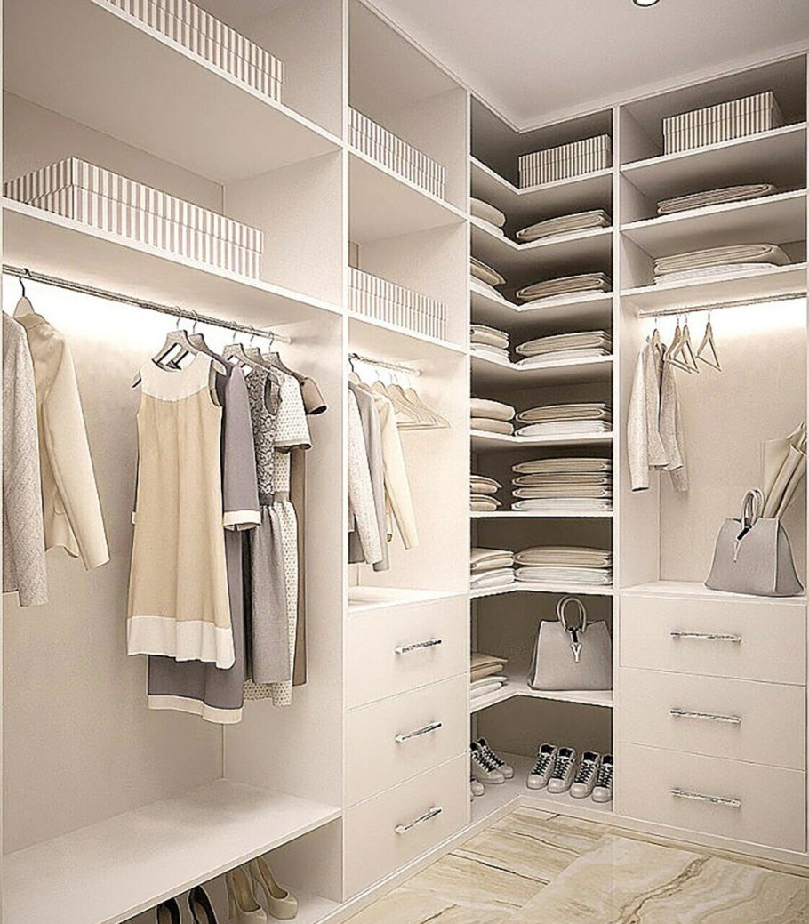 Квадратная гардеробная