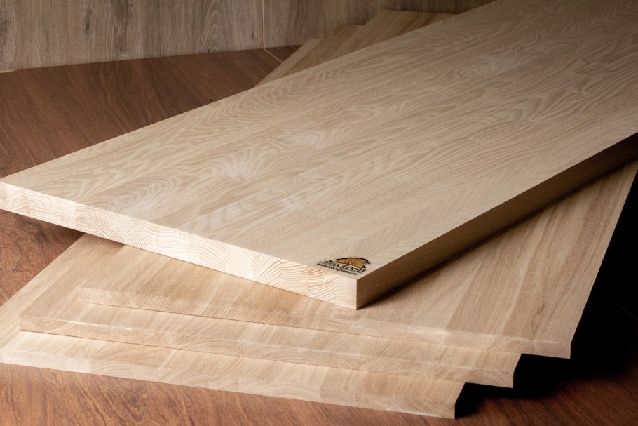 Мебельный щит ясень цельноламельный