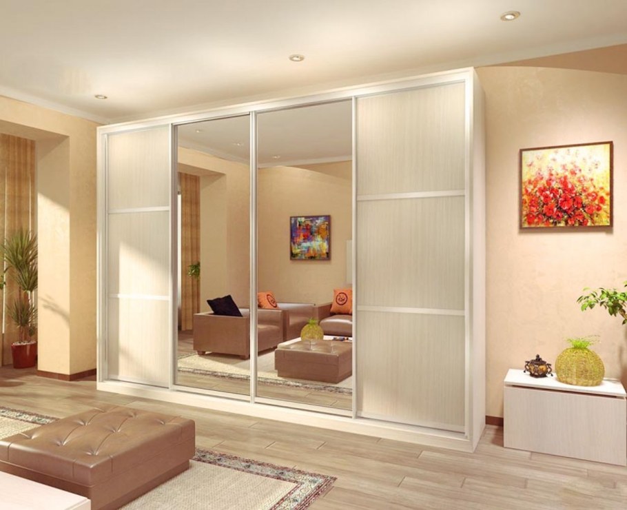 Шкаф купе четырехдверный с зеркалом