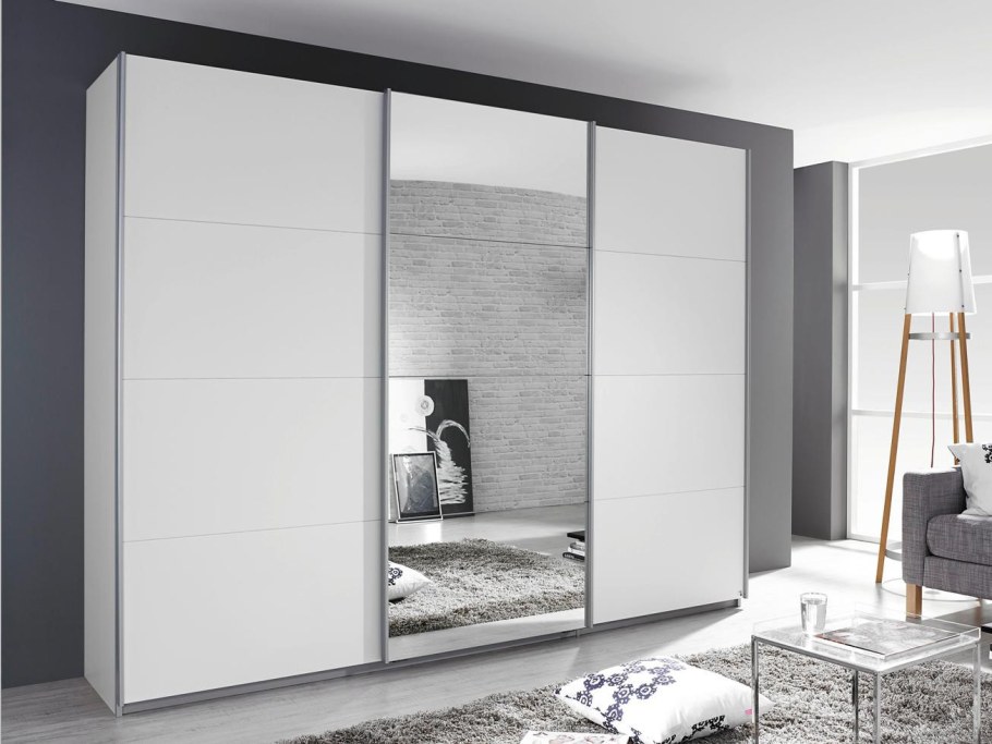 Красивый дизайнерский шкаф