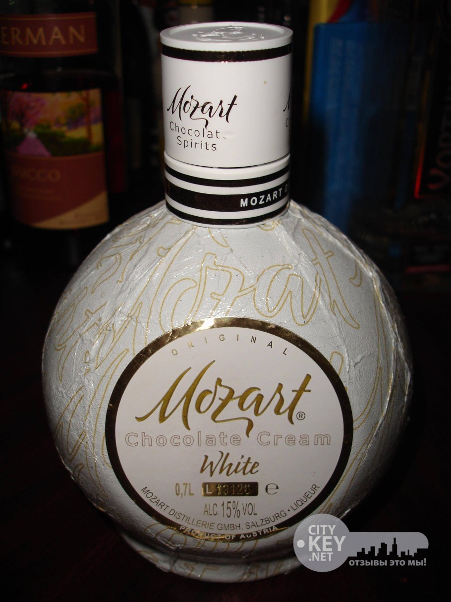 Ликер Mozart White Chocolate Cream Strawberry, 0.5 л