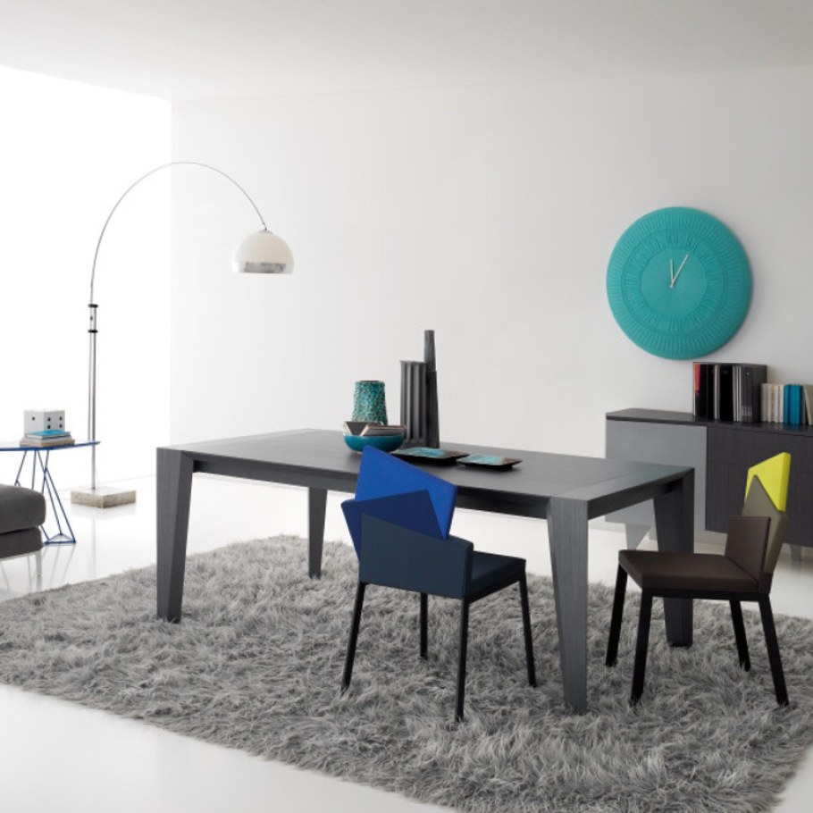 Esse стол итальянский производитель compar