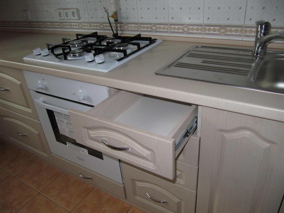 Кухня дуб циннамон Леруа