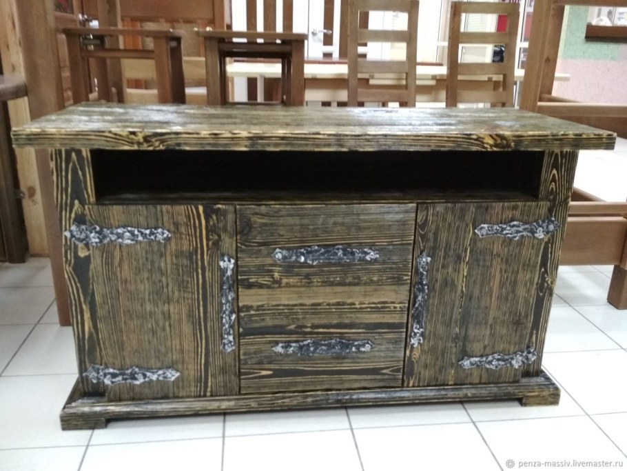 Тумба под телевизор из дерева под старину