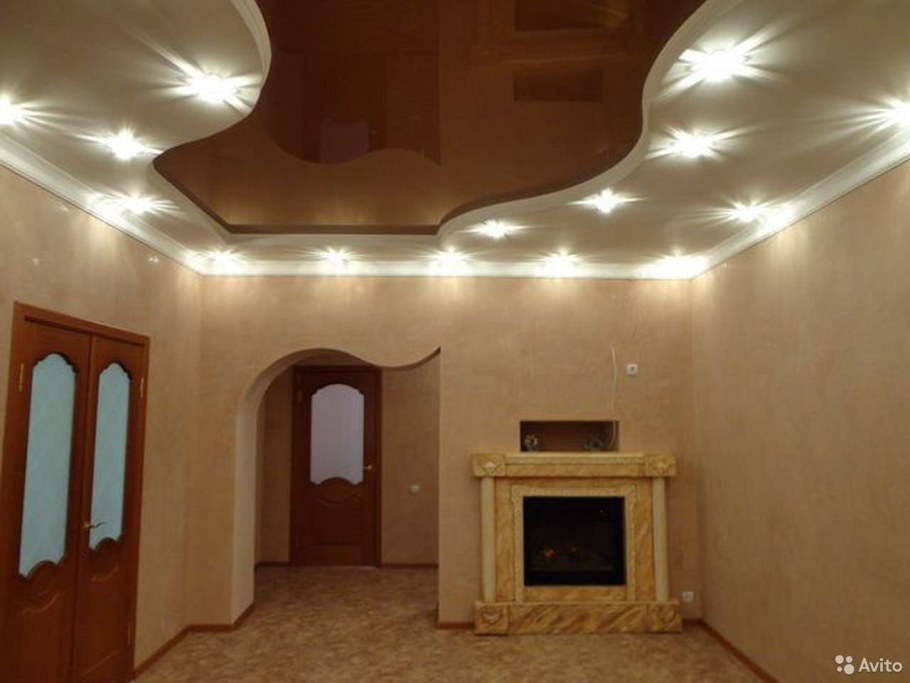 Двухуровневые потолки в зал