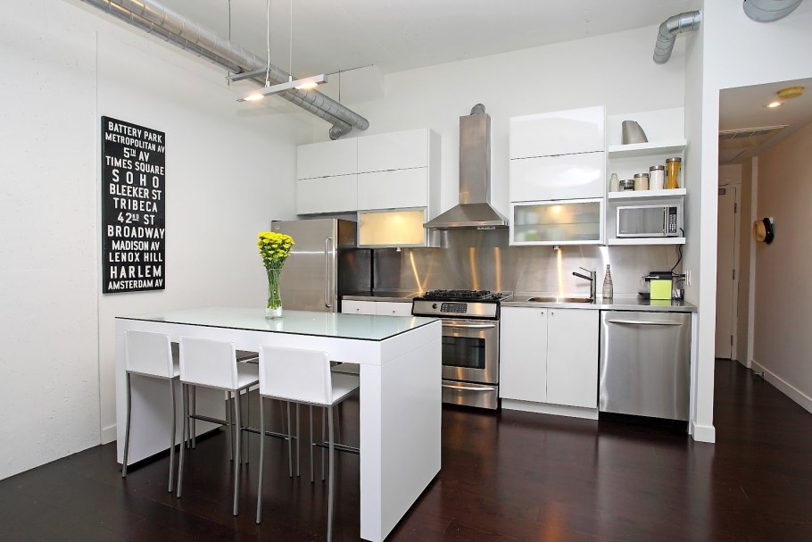 Кухня с отдельной стойкой