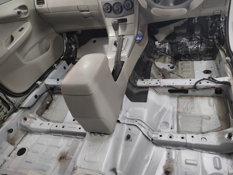 Тойота Fielder шумоизоляция