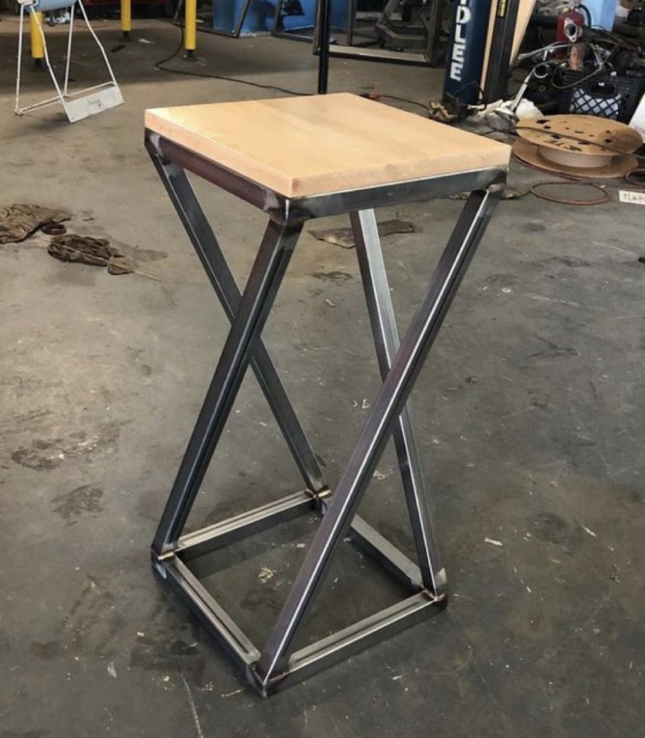 Табуретка из профильной трубы