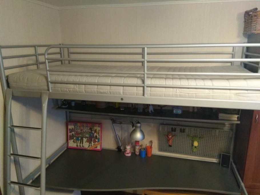 Кровать ikea svarta