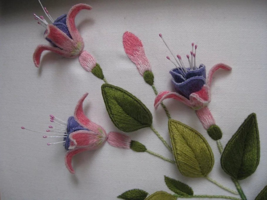 Объемная вышивка гладью