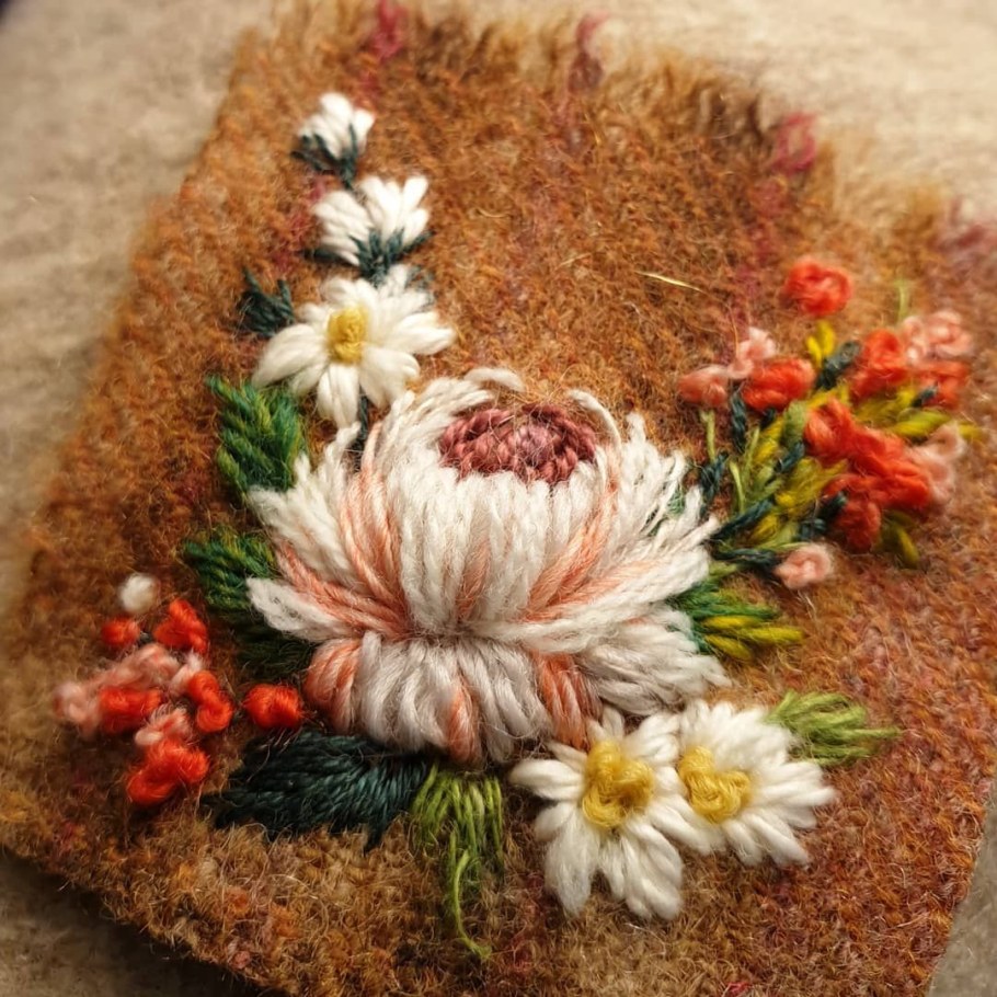 Вышивка шерстью