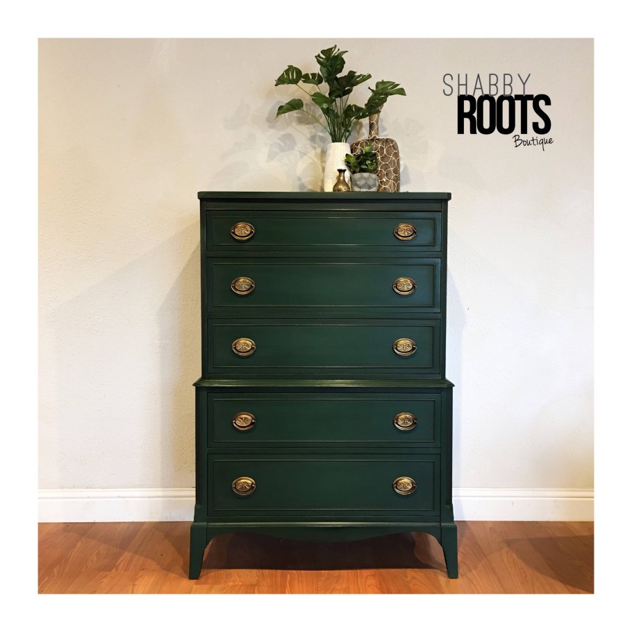 Темно зеленый комод