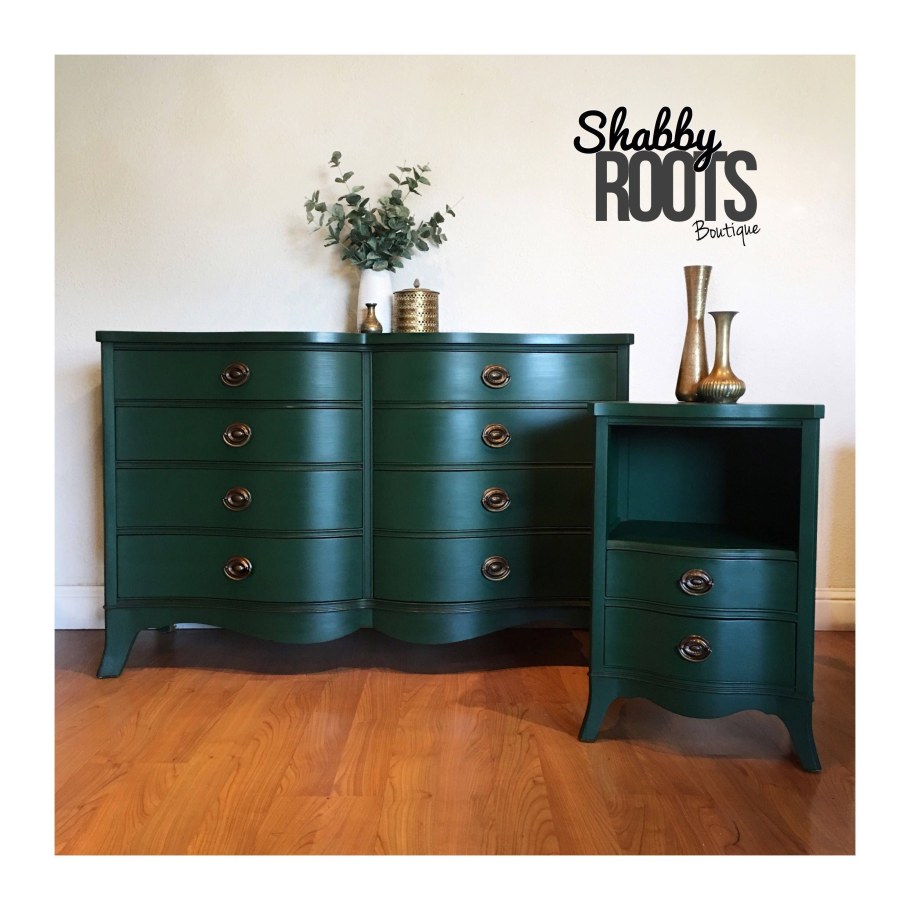 Комод изумрудного цвета