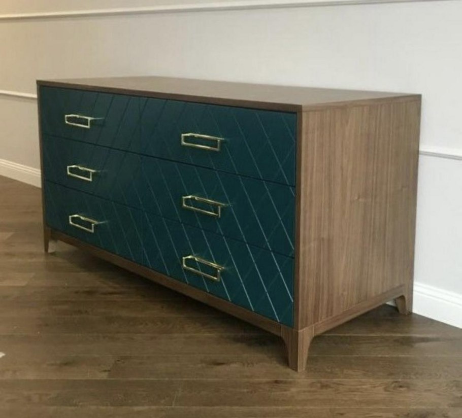 Темно зеленый комод