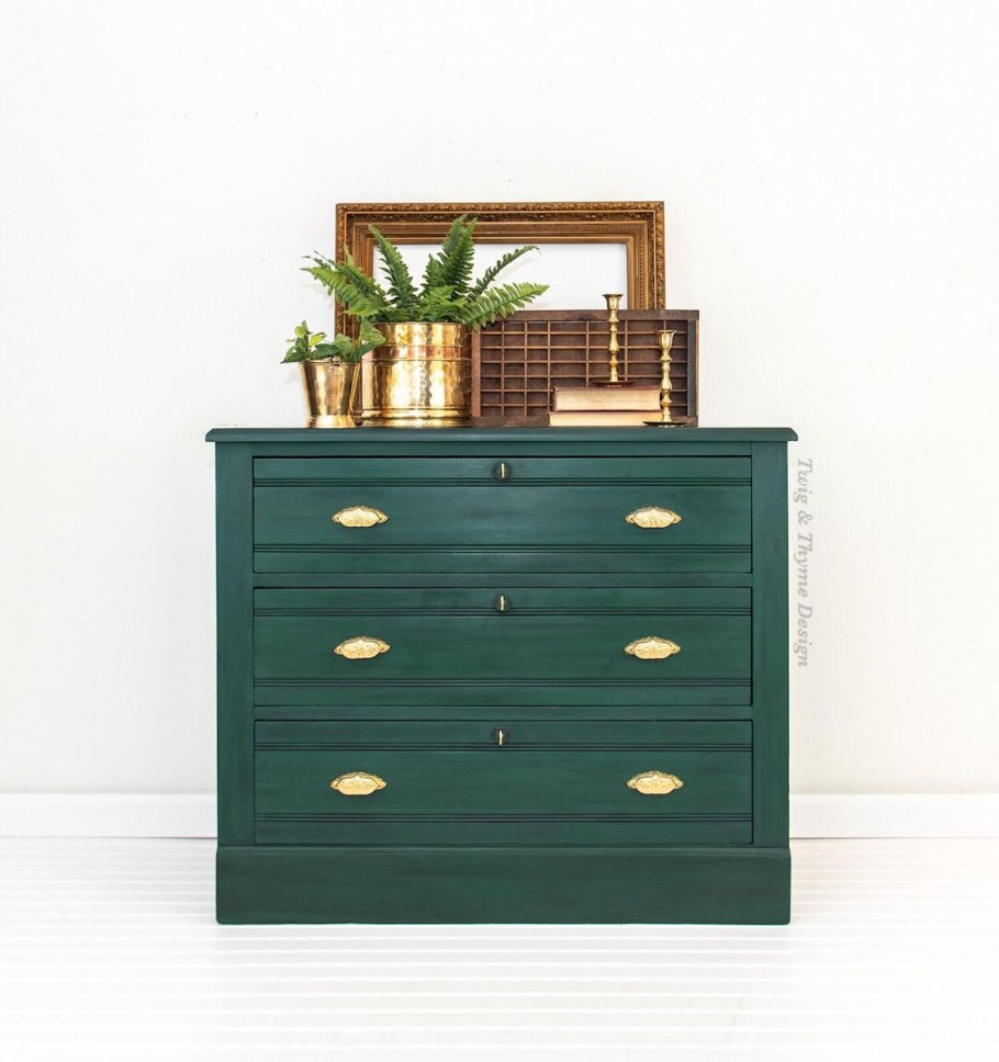 Темно зеленый комод