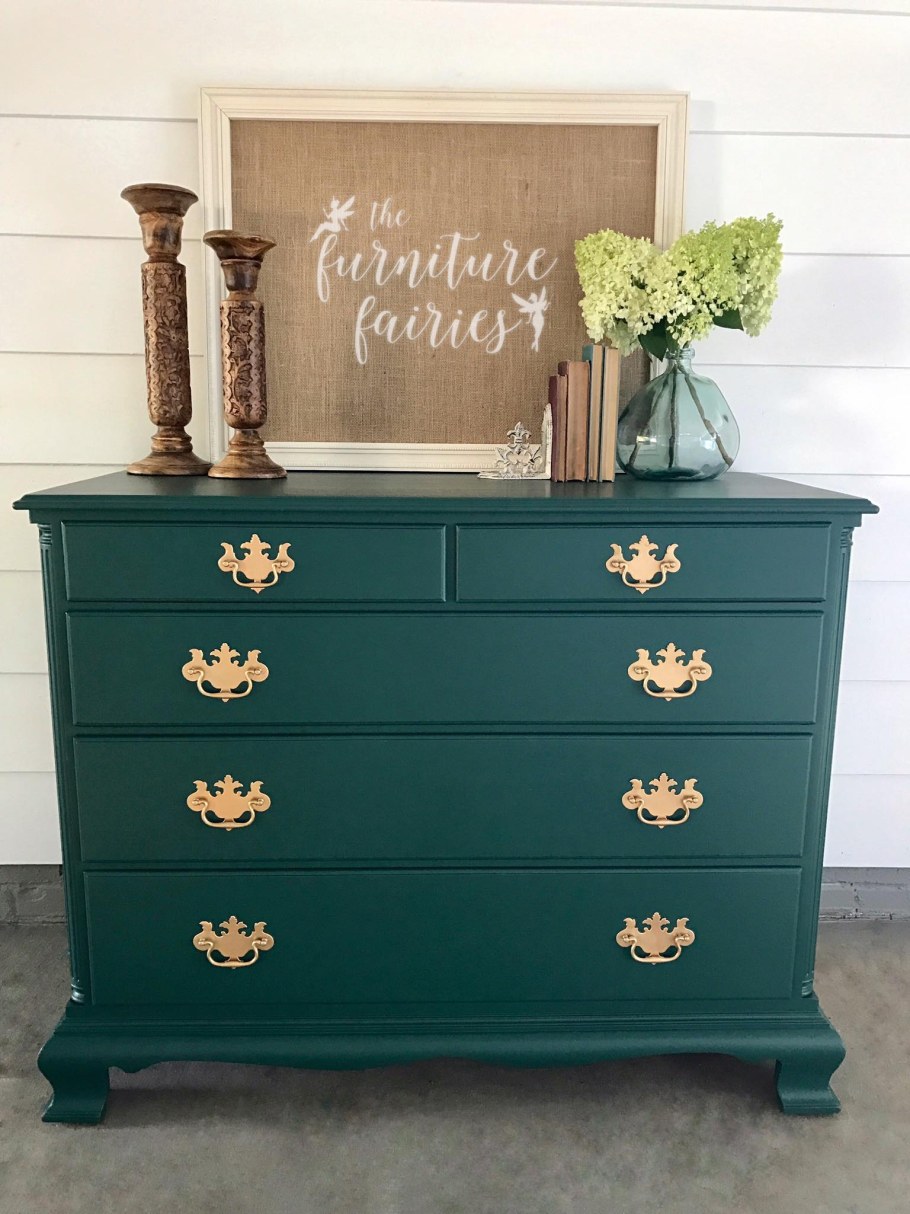 Комод изумрудного цвета