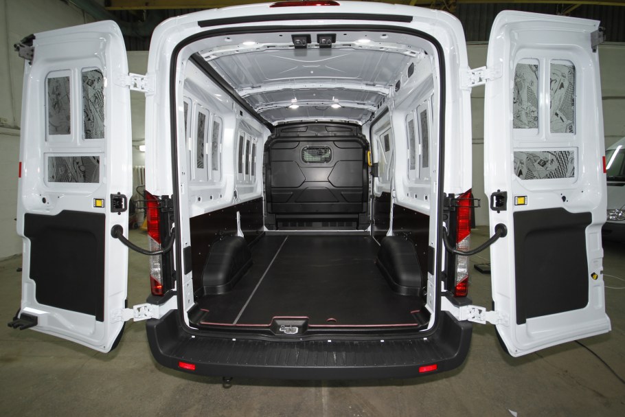 Обшивка фургона Форд Транзит 2020