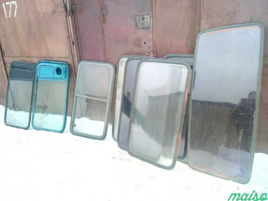 Стекло боковое Ford Transit 1995
