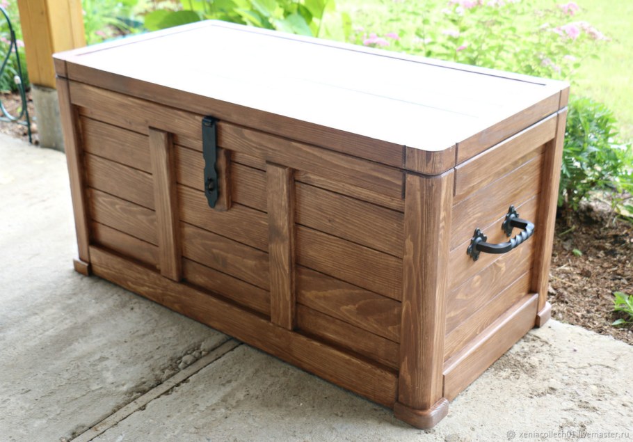 Ящик сундук для хранения красок