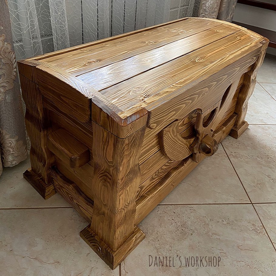 Сундук деревянный под старину
