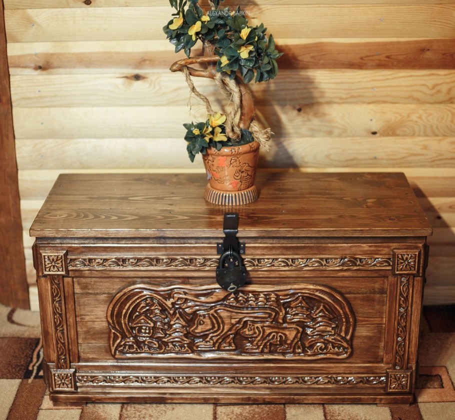 Сундук деревянный
