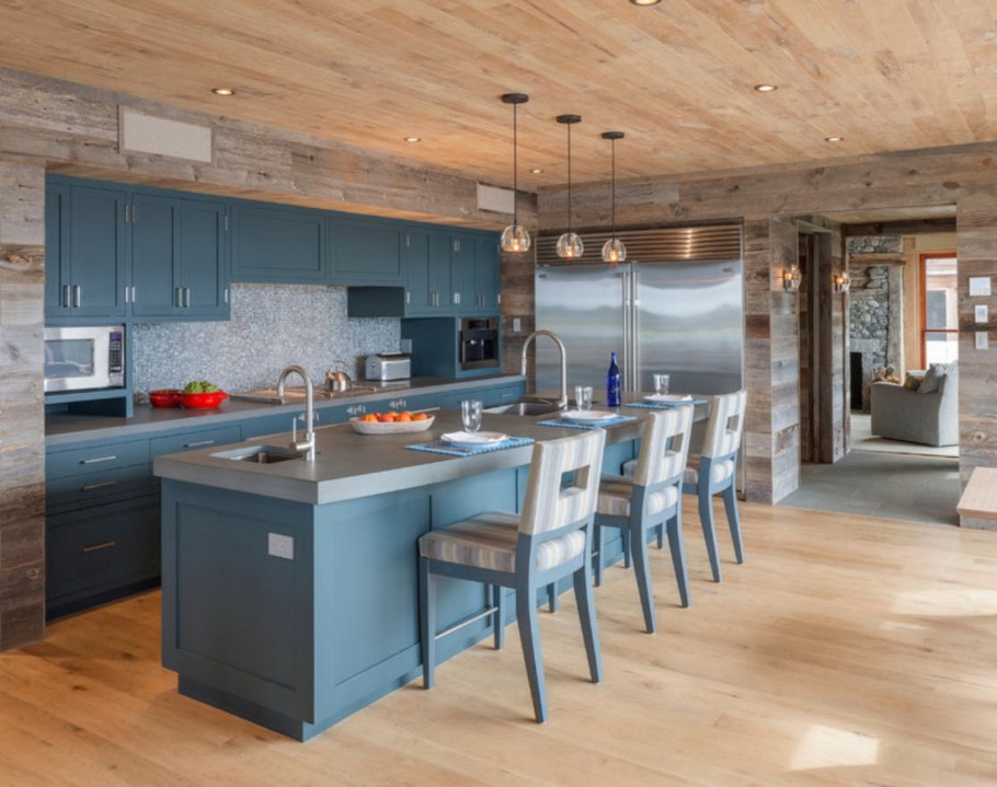 Кухня голубая с деревом