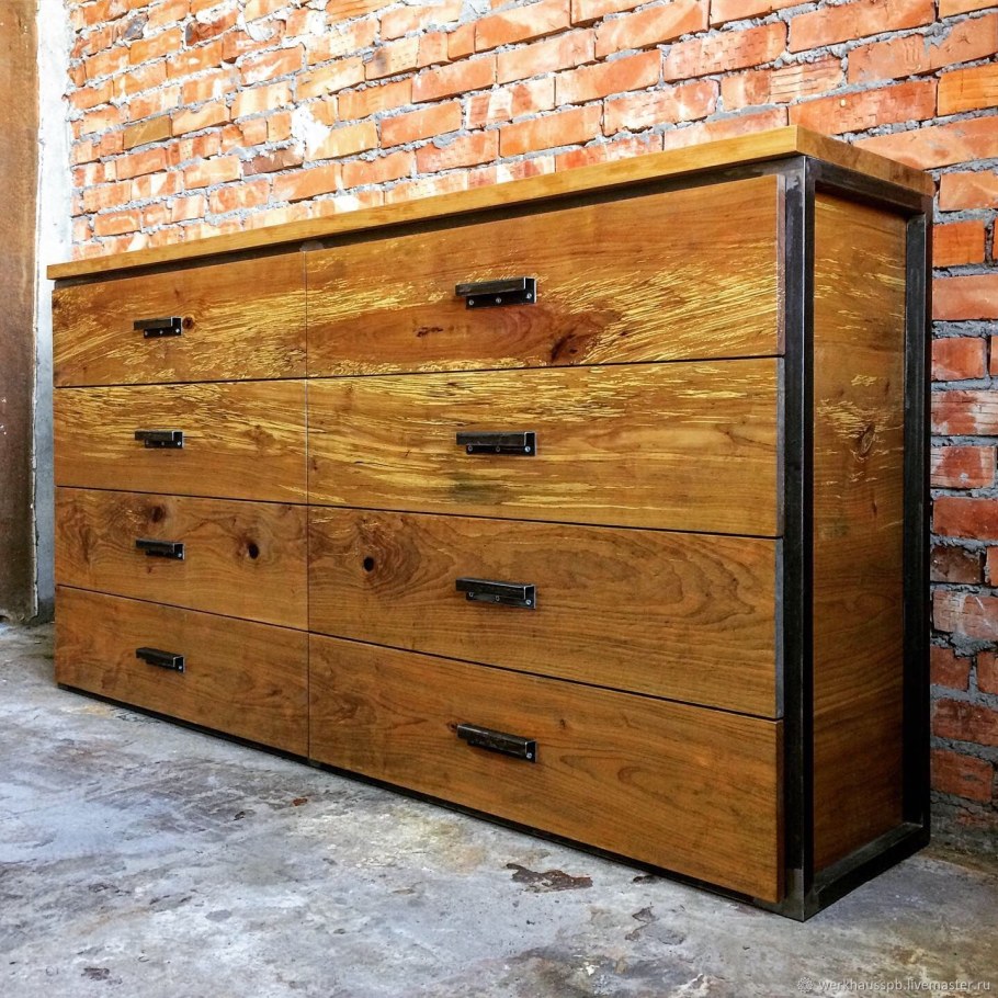 Комод из дерева